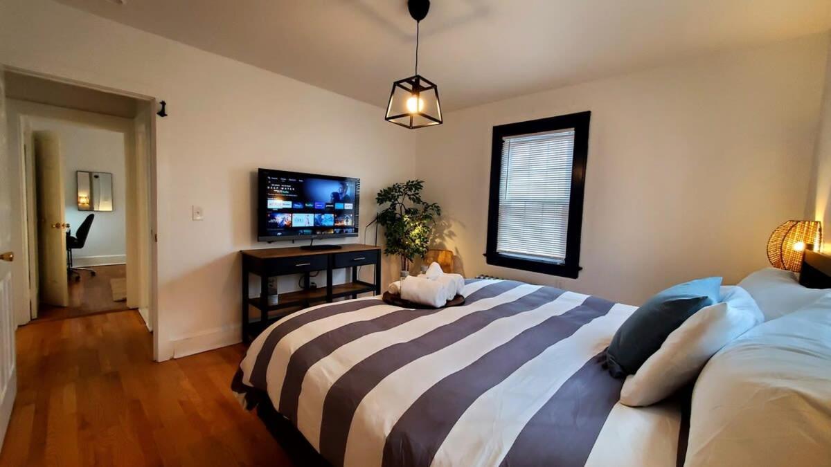 The Blue Sapphire 2Br 2 King Beds & Ample Backyard Apartment Bridgeport Exterior photo